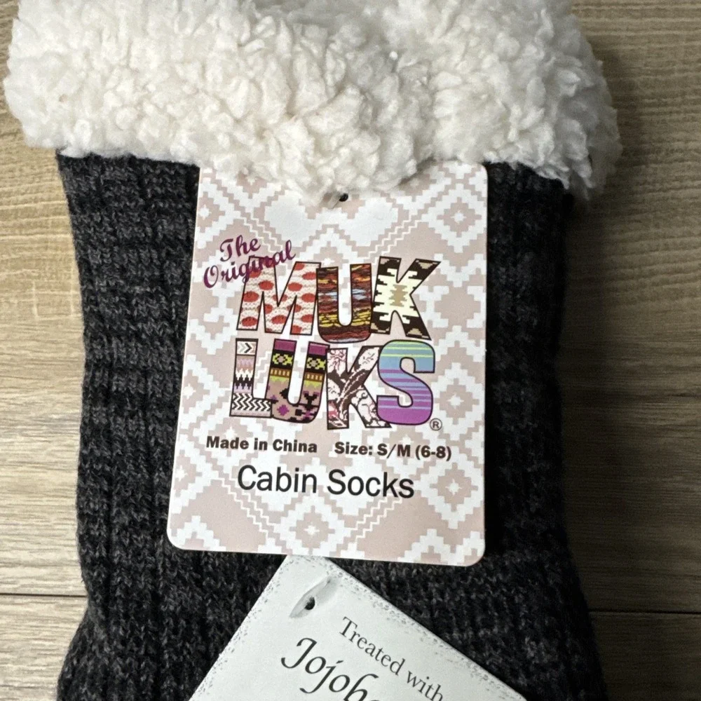 MUK LUKS Cabin Socks Red Grippy Sherpa Cozy Tall Slipper Gift Giving Small‎ 6-8